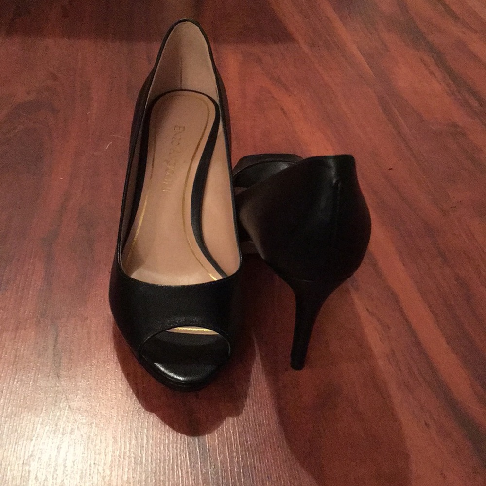 Enzo Angiolini black leather peep toe pumps